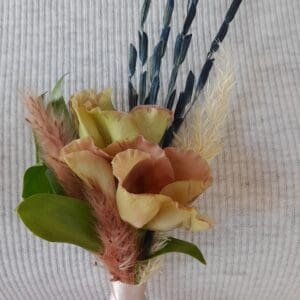 Boutonnière marié terra cotta