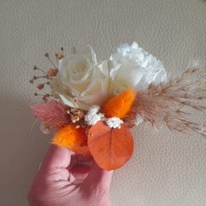Boutonnière terra cotta