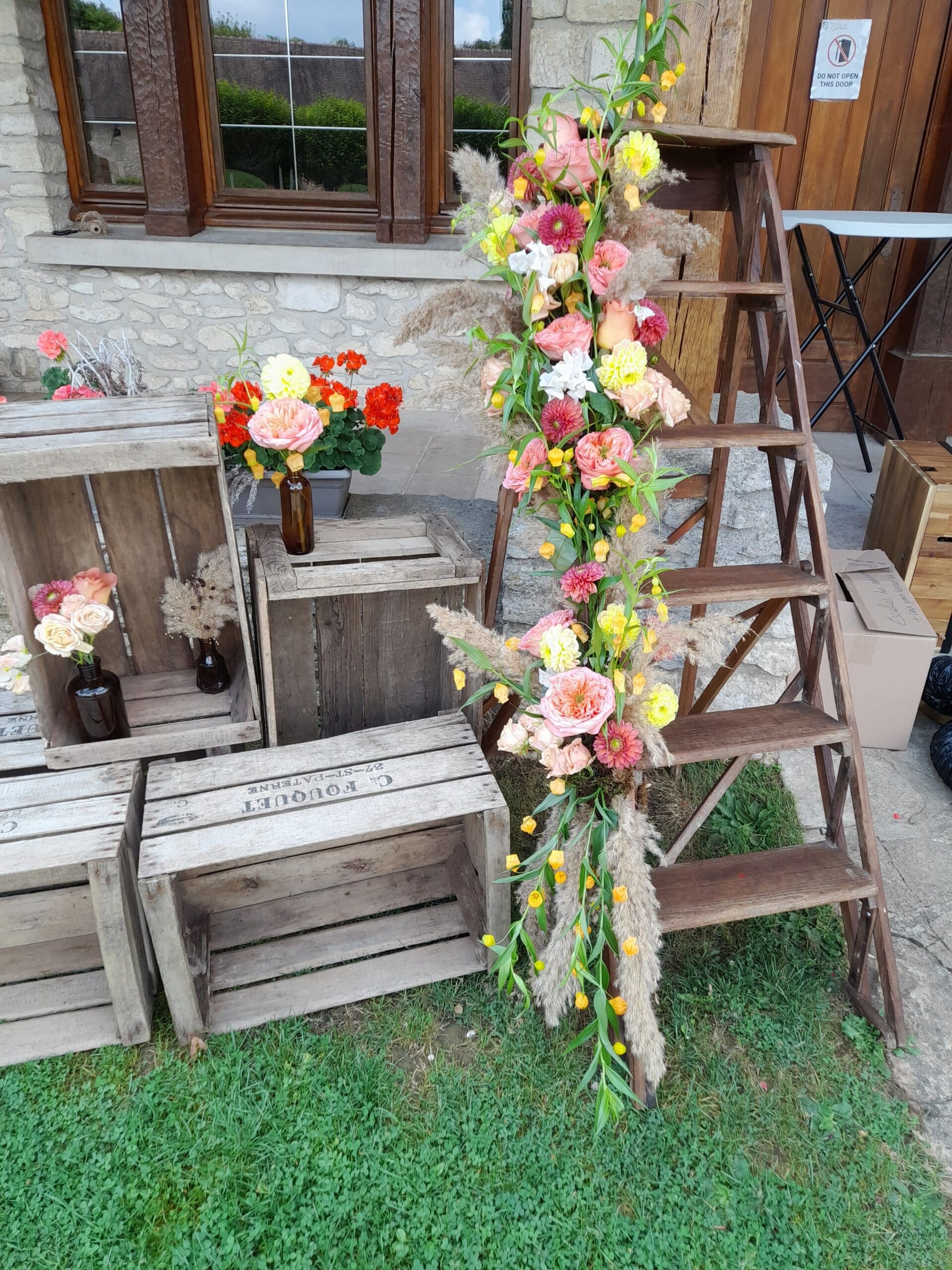 Escabeau de peintre fleuri