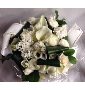 Bouquet rond blanc en bulle d'eau 