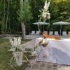 Vélo fer forgé blanc avec fleurs blanches ou rouge et blanc – Image 4