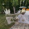 Vélo fer forgé blanc avec fleurs blanches ou rouge et blanc – Image 3
