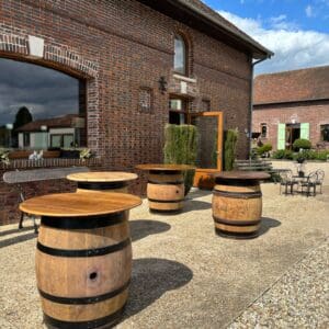 Tonneau en chêne mange debout