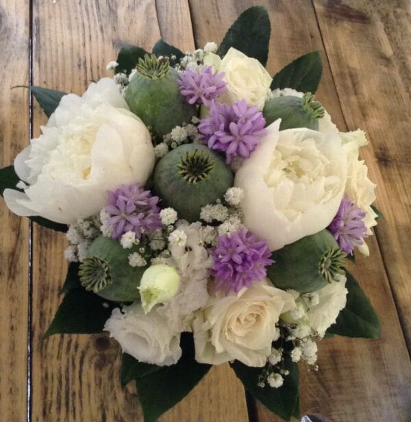 Charme vegetal blanc et mauve – Image 2