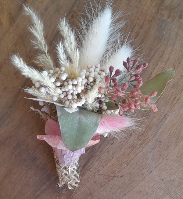 Boutonnière fleurs séchées – Image 3