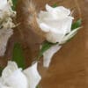 Boutonnière en rose stabilisée et fleurs séchées – Image 3