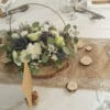 Centre de table avec arceau en bleu et blanc – Image 4