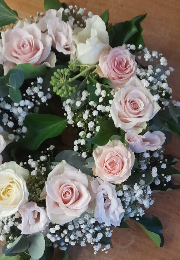 Centre de table courrones de fleurs – Image 5