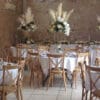 Centre de table Structure or pampa et orchidées – Image 8