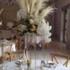 Centre de table Structure or pampa et orchidées – Image 7