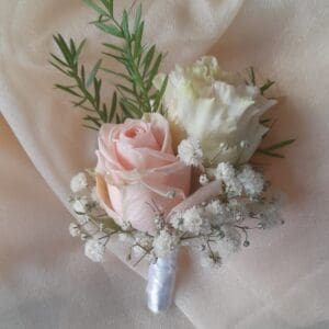 Boutonnière de printemps pastel