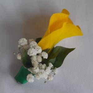 Boutonnière exotique arum jaune