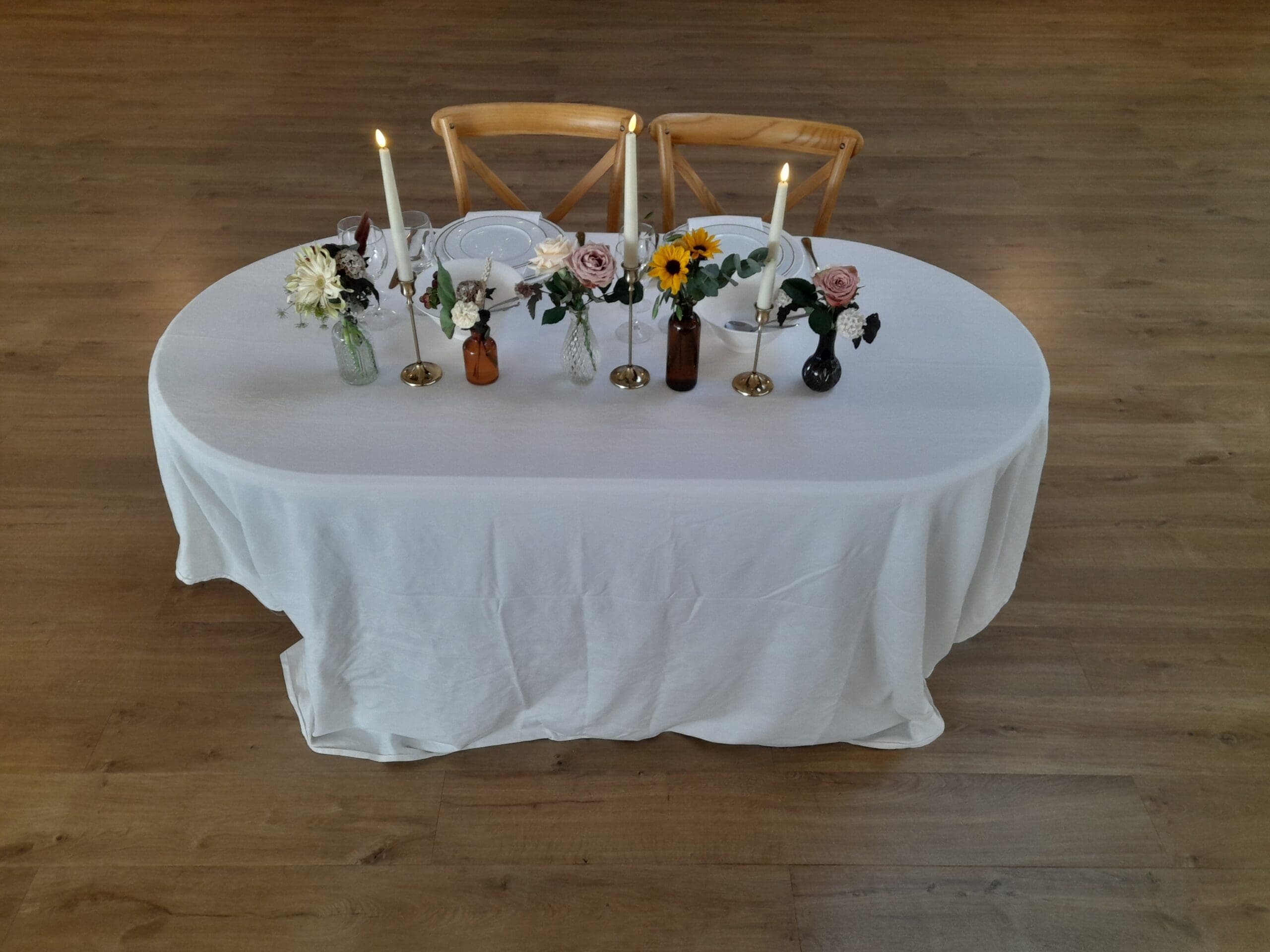 Table d'honneur duo en bois ovale – Image 2