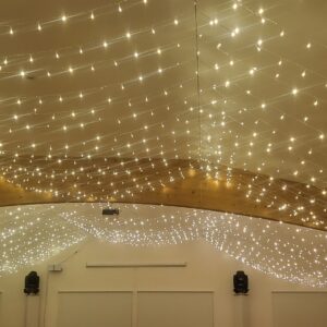 Drape de lumières plafond